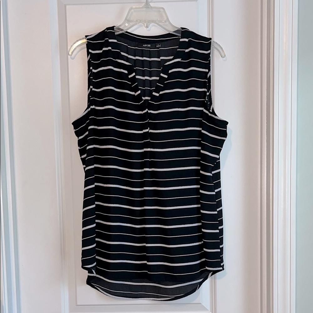 ⚡️ 3 for $30 ⚡️ Apt. 9 Black and White Striped Women’s Large Sleeveless Top